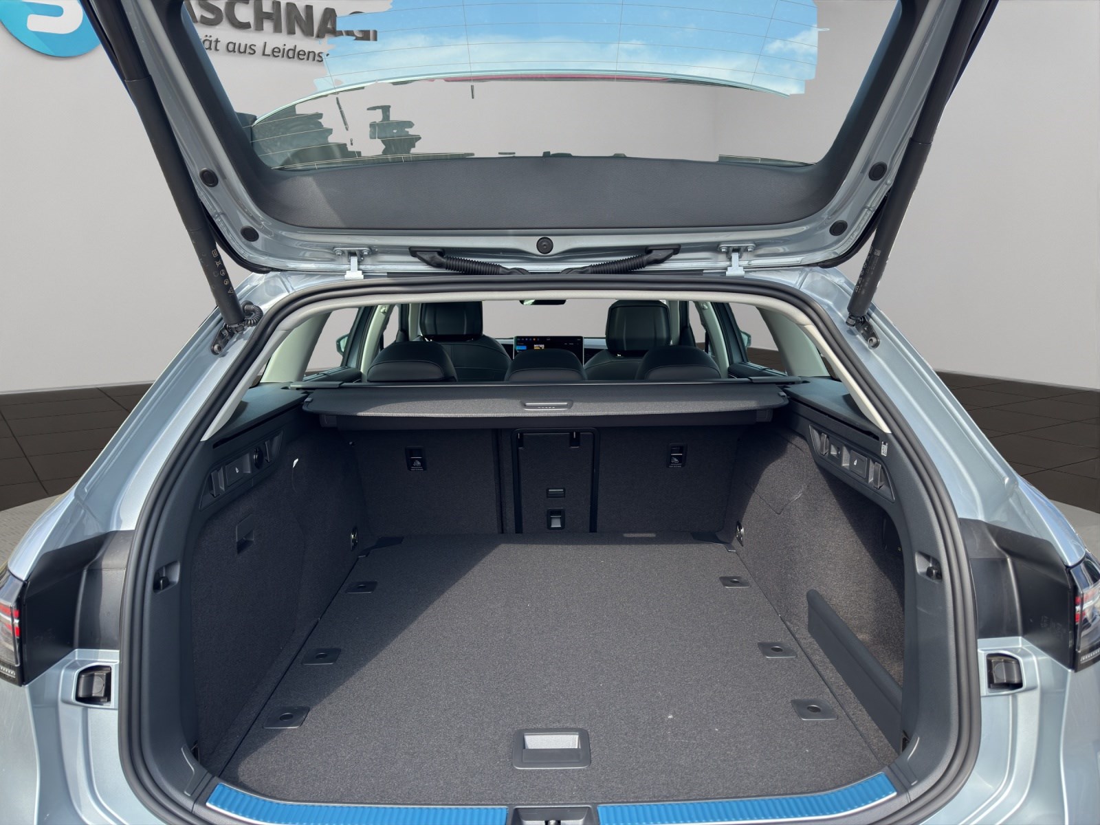 VW Passat Variant 2.0 TSI evo4 Elegance 4 Motion DSG-image-5