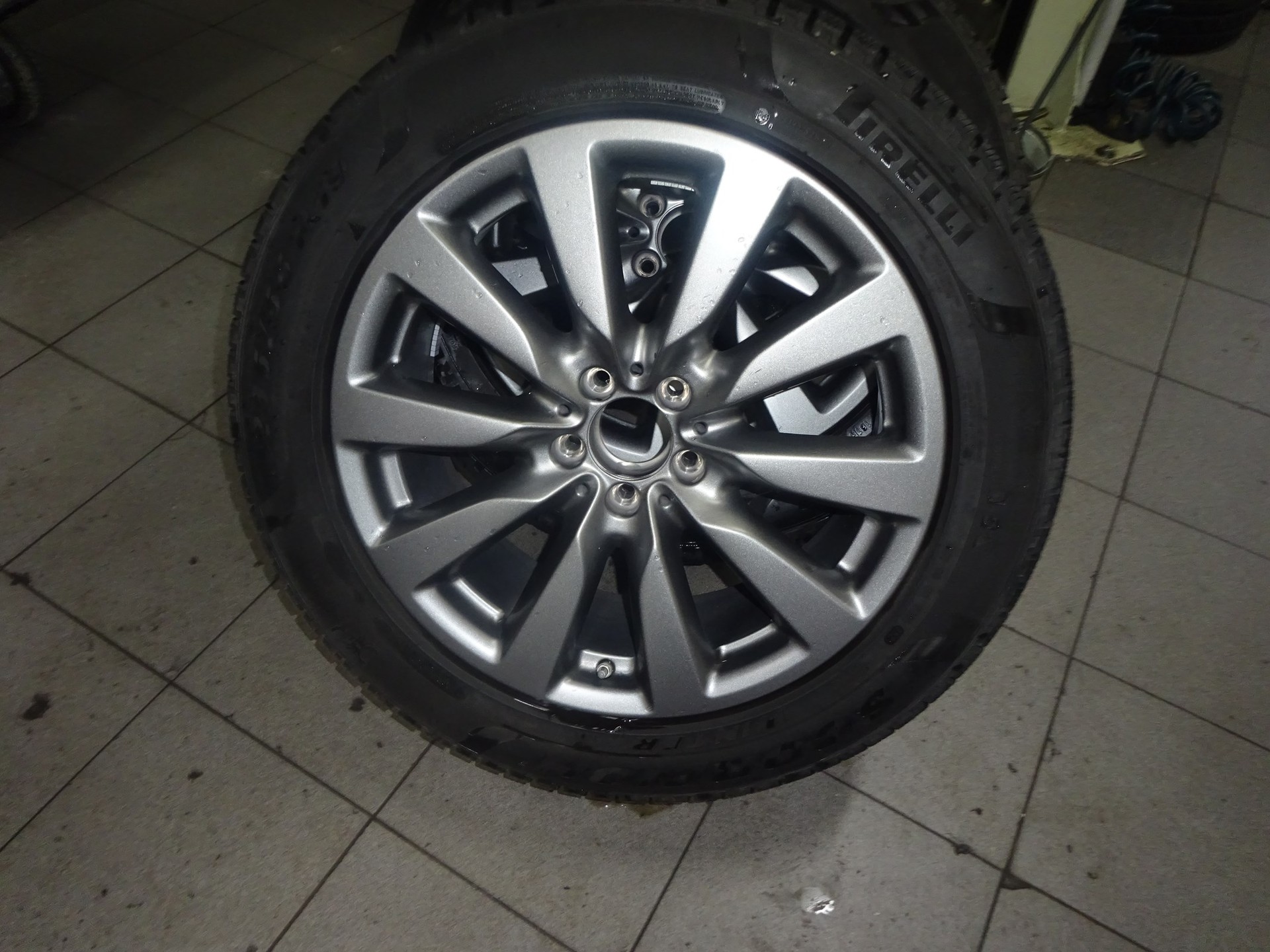 MERCEDES-BENZ GLC 300 de AMG Line 4Matic 9G-Tronic-image-15