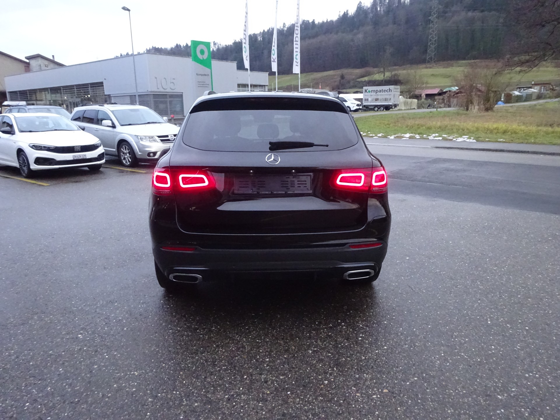 MERCEDES-BENZ GLC 300 de AMG Line 4Matic 9G-Tronic-image-3