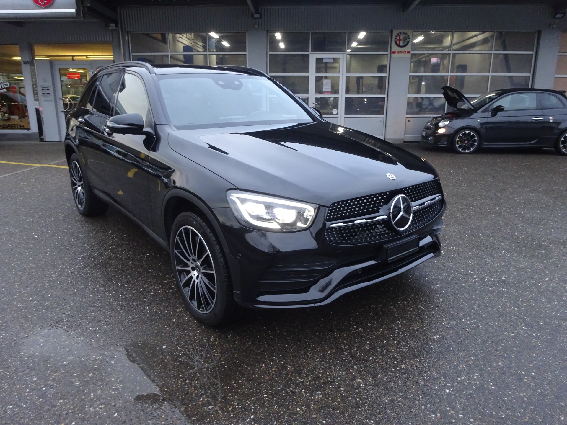 MERCEDES-BENZ GLC 300 de AMG Line 4Matic 9G-Tronic-image-6