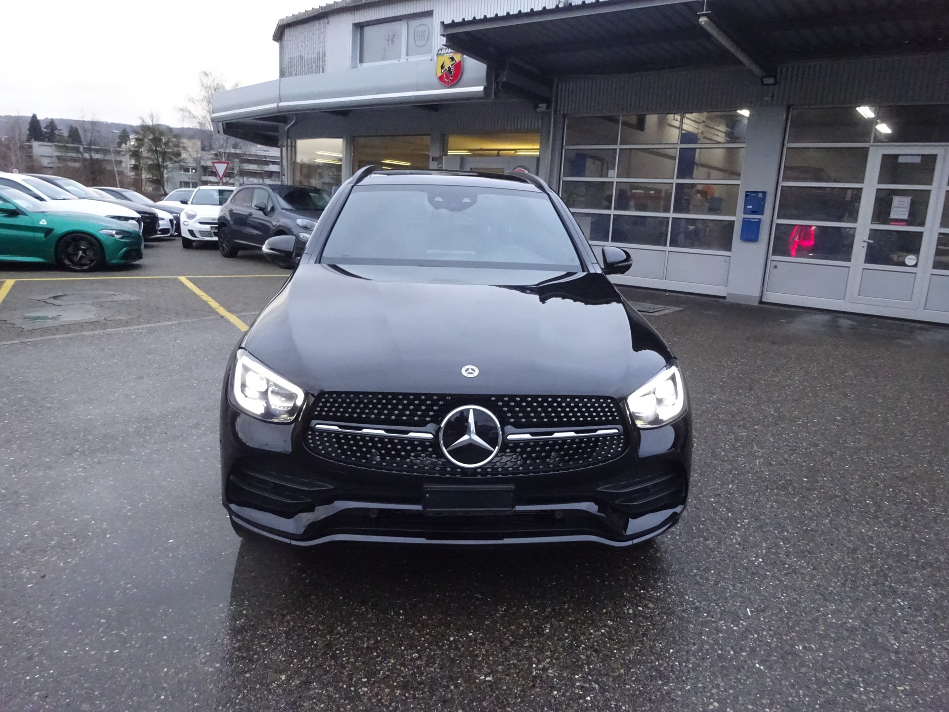 MERCEDES-BENZ GLC 300 de AMG Line 4Matic 9G-Tronic-image-7