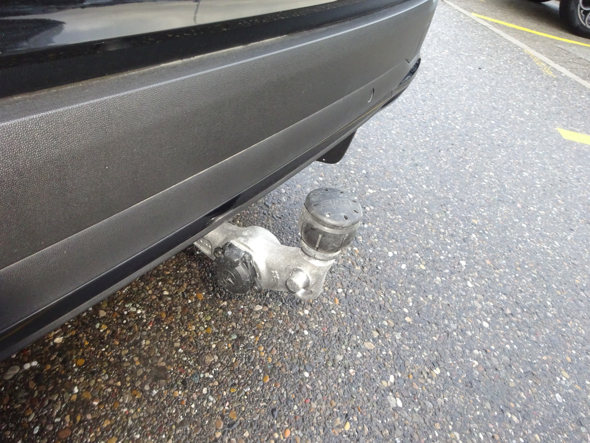 MERCEDES-BENZ GLC 300 de AMG Line 4Matic 9G-Tronic-image-14