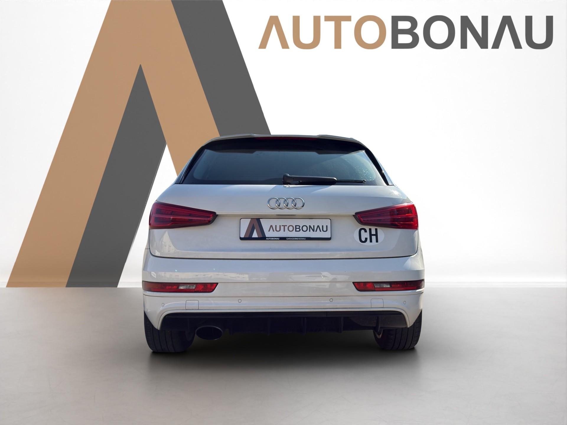 AUDI RS Q3 2.5 TFSI quattro S-Tronic-showroom-element-3