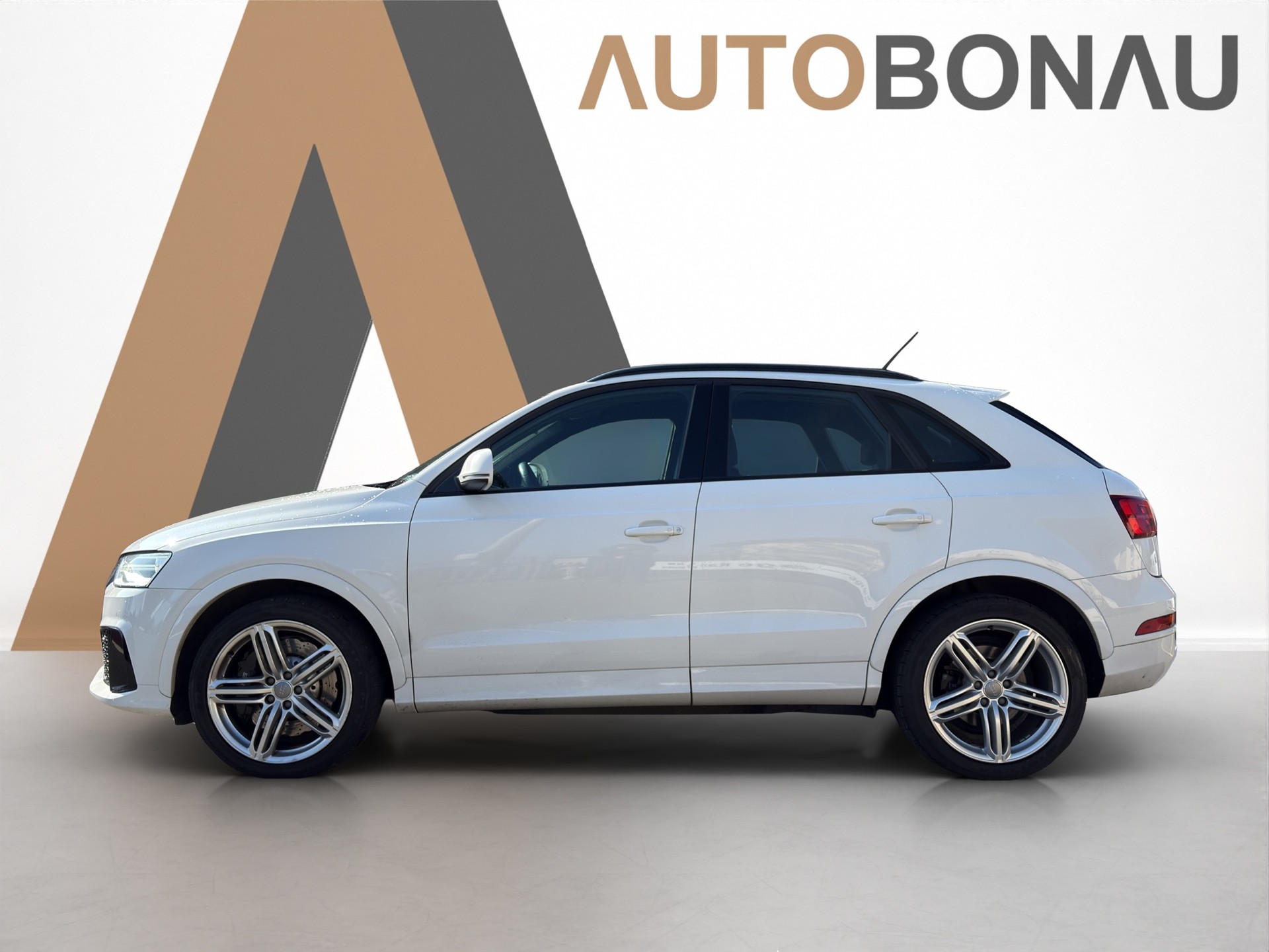 AUDI RS Q3 2.5 TFSI quattro S-Tronic-showroom-element-1
