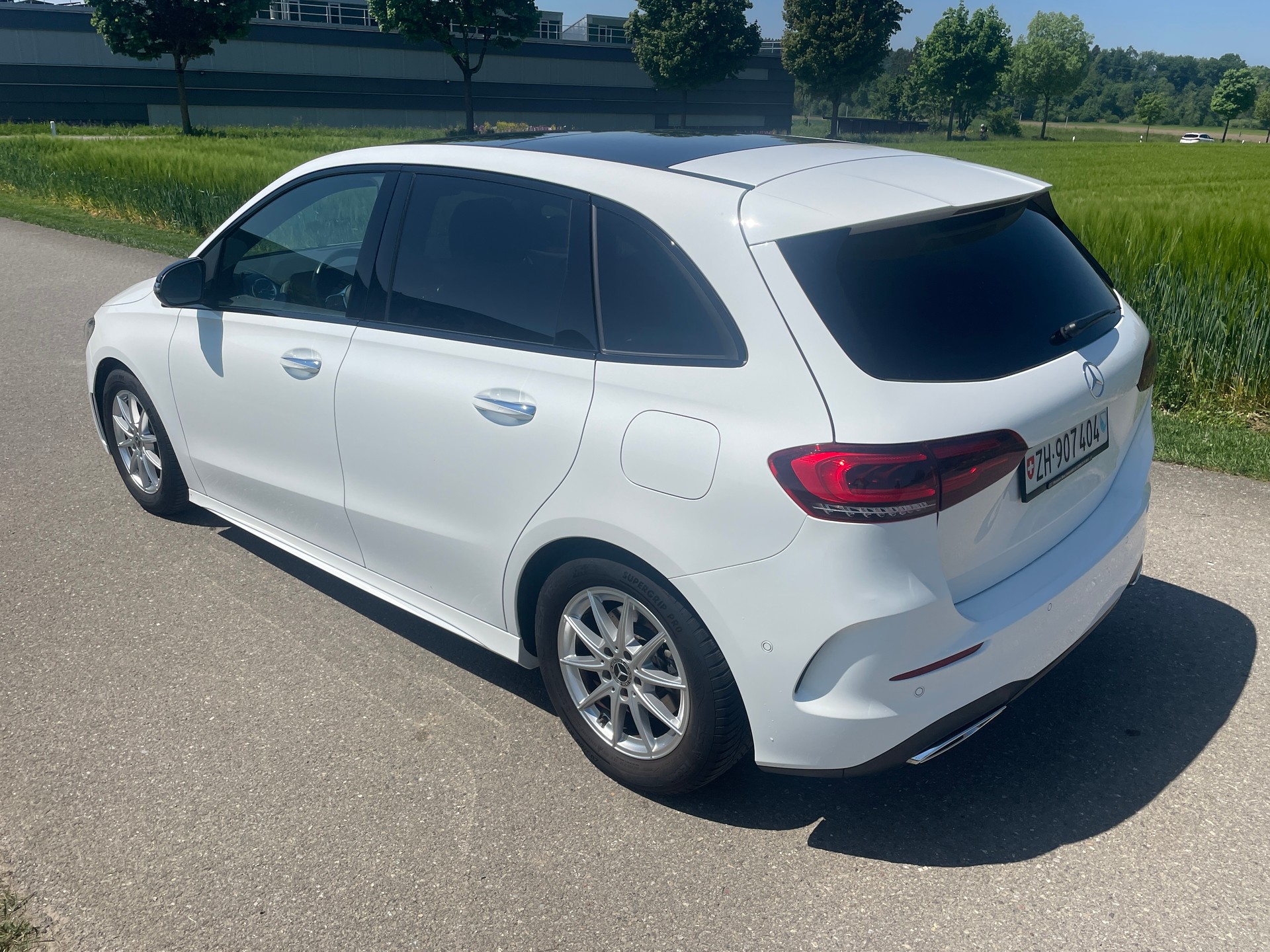 MERCEDES-BENZ B 200 AMG Line 7G-DCT-showroom-element-3