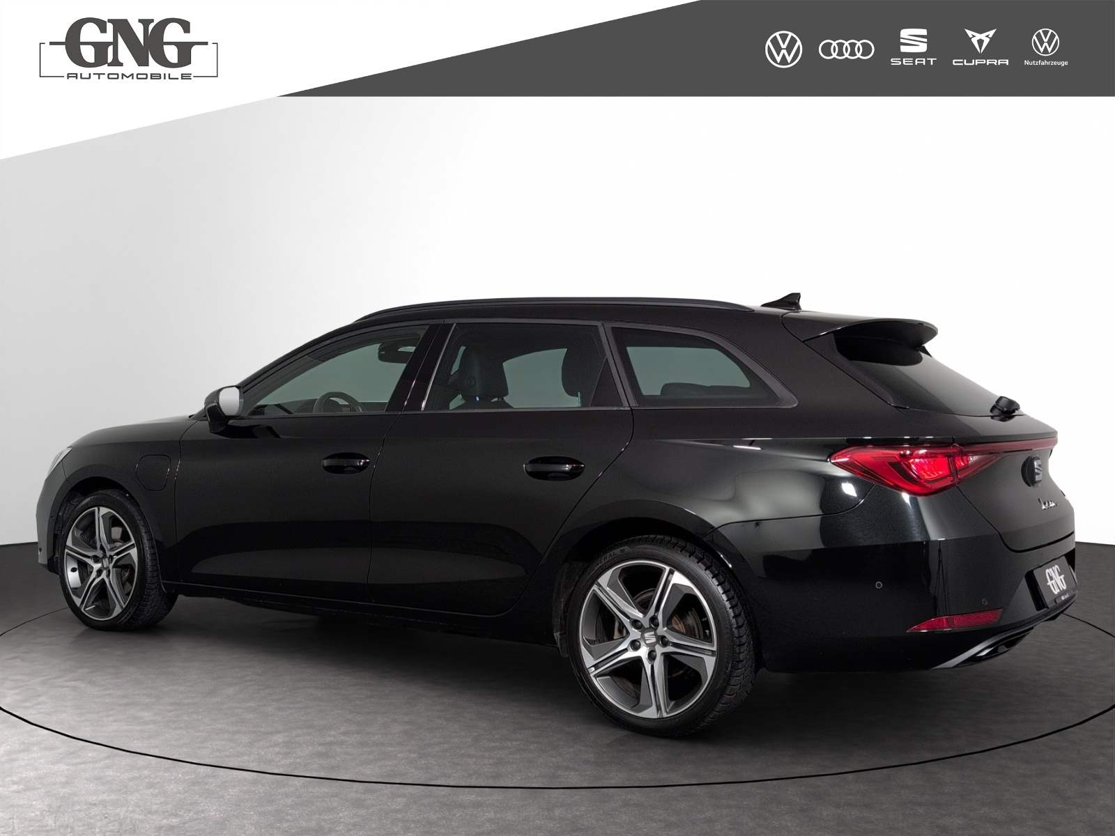 SEAT Leon ST 1.4 eHybrid pHEV DSG Hola FR-image-1