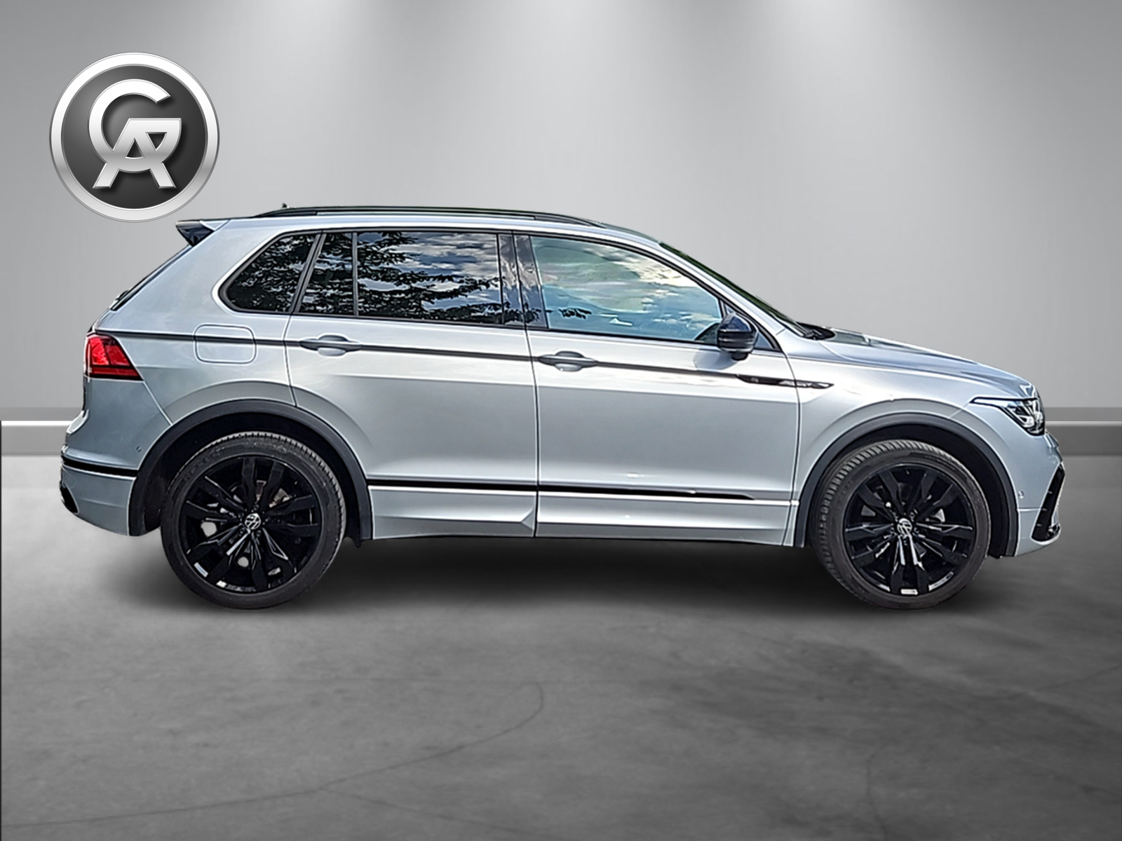 VW Tiguan 2.0 TDI SCR R-Line 4Motion DSG-showroom-element-1