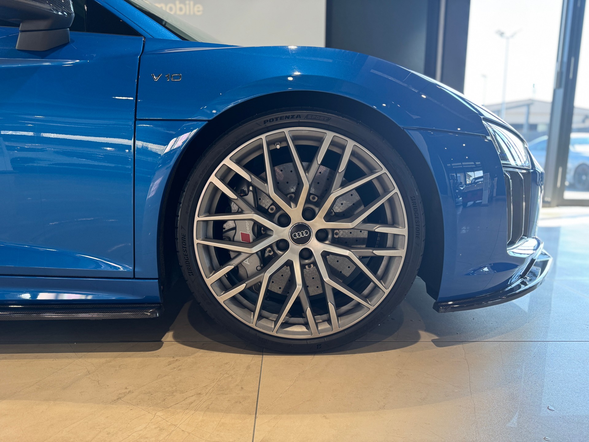 AUDI R8 Coupé 5.2 plus S-Tronic-showroom-element-3