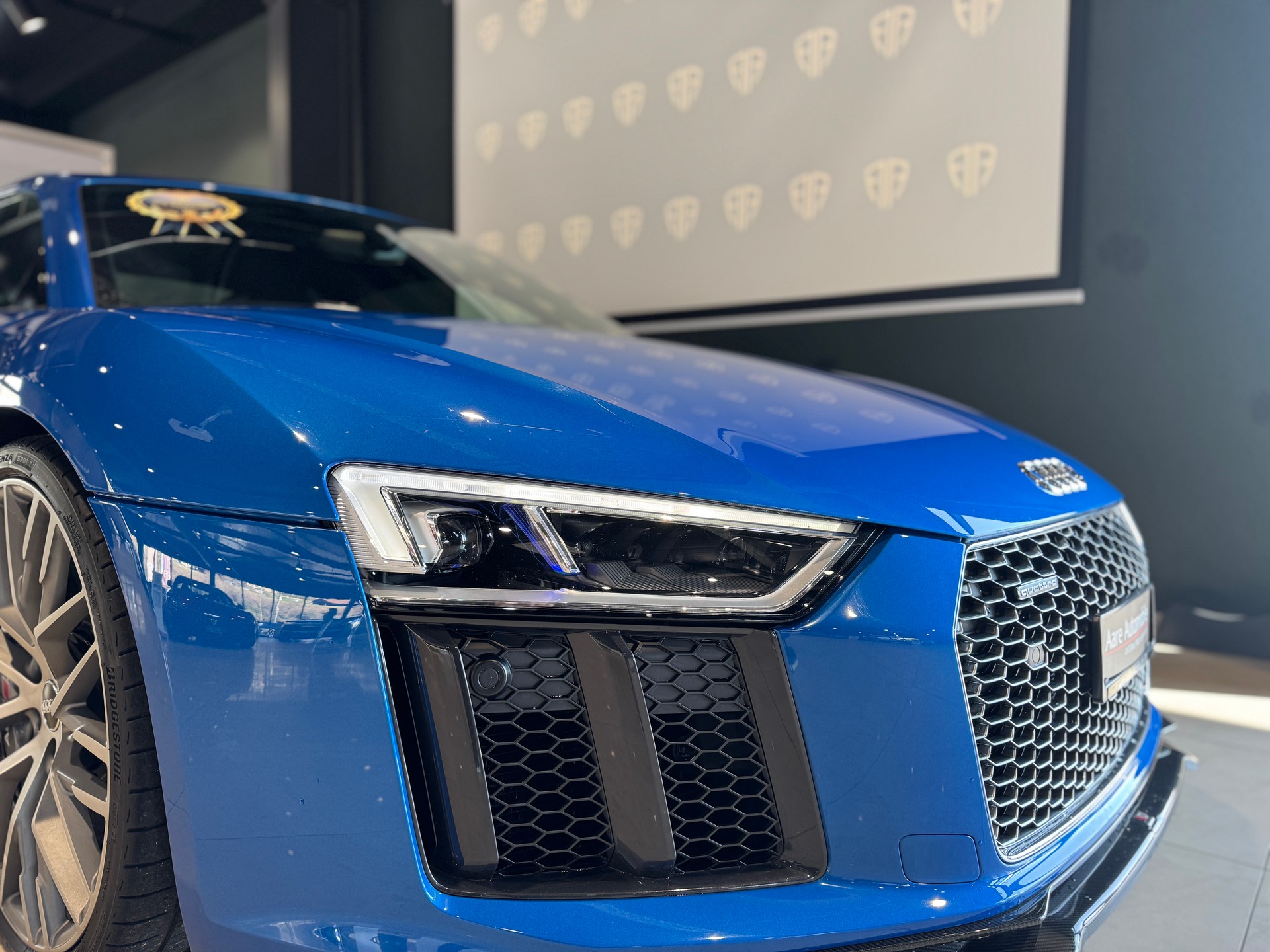 AUDI R8 Coupé 5.2 plus S-Tronic-showroom-element-2