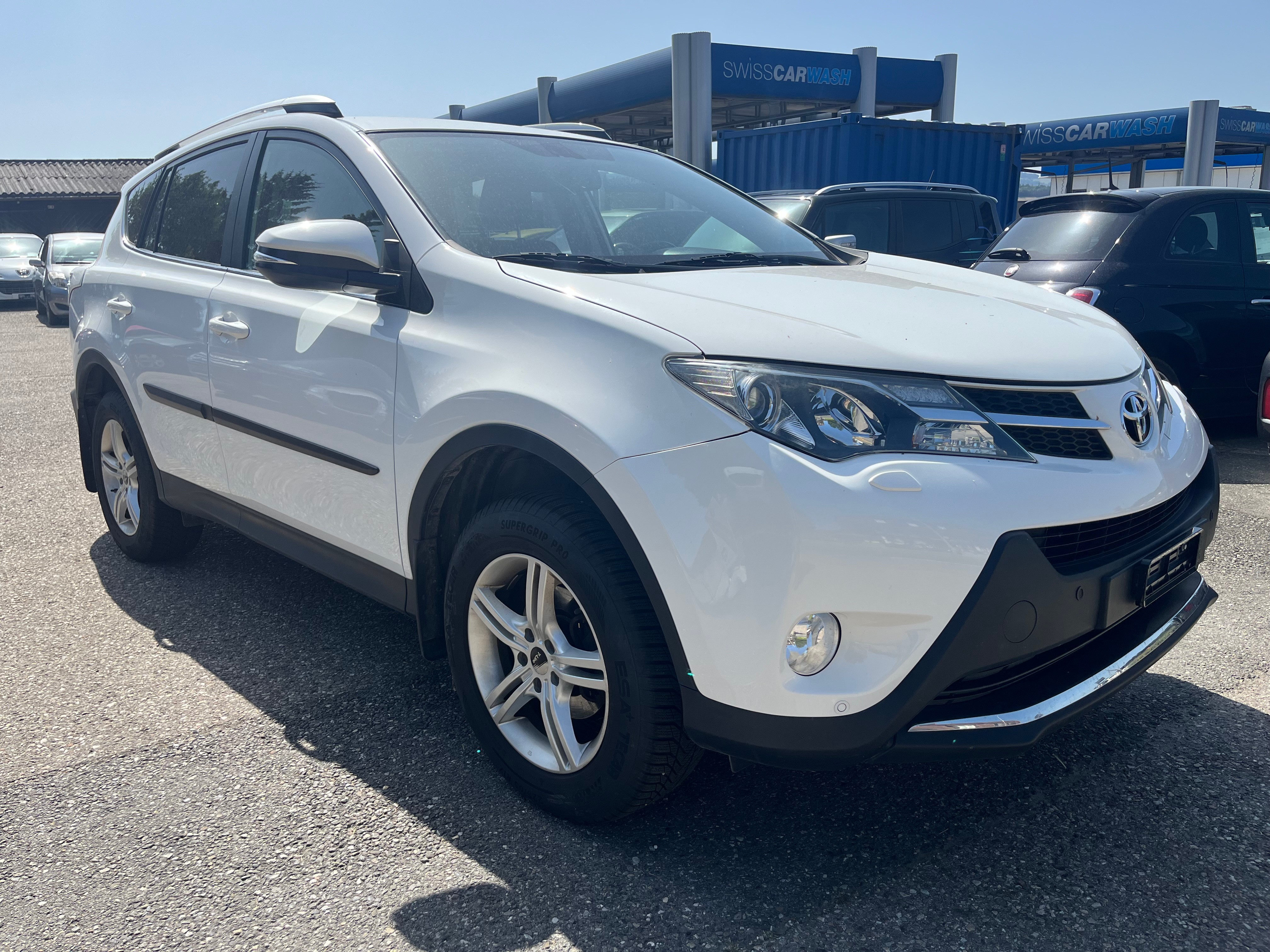 TOYOTA RAV-4 2.2D-4D Style (SUV / GelÃ¤ndewagen)