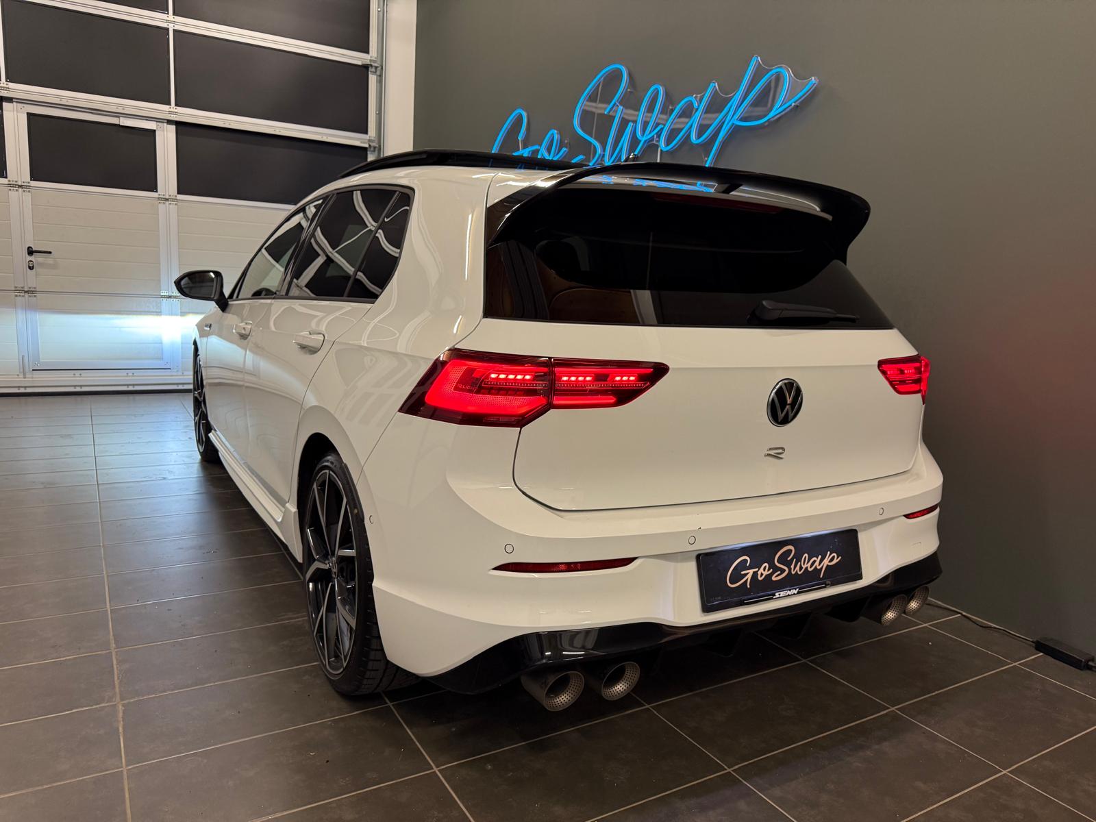 VW Golf 2.0 TSI R DSG 4Motion-showroom-element-3