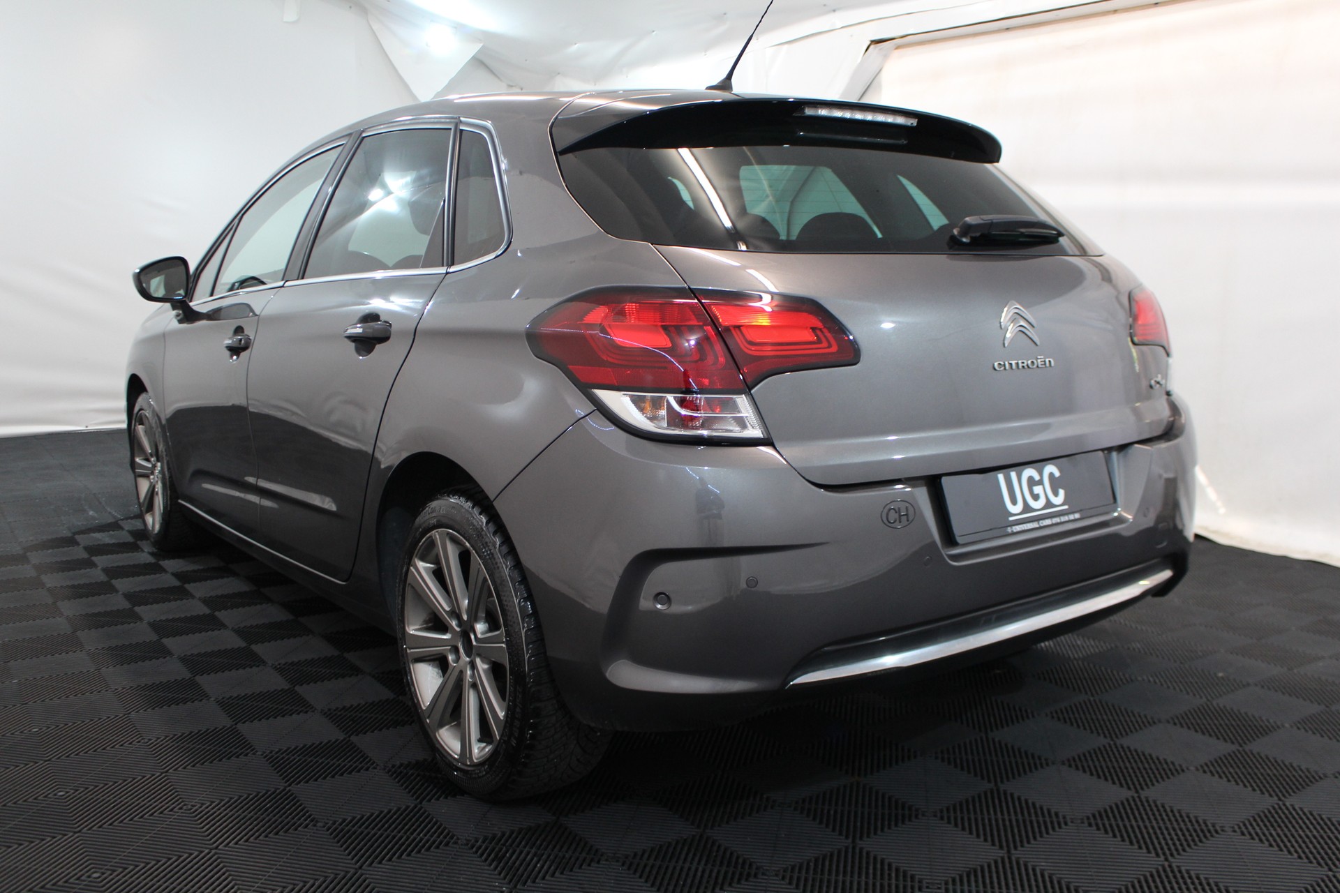 CITROEN C4 1.2 Pure Tech Shine Automatic-showroom-element-3