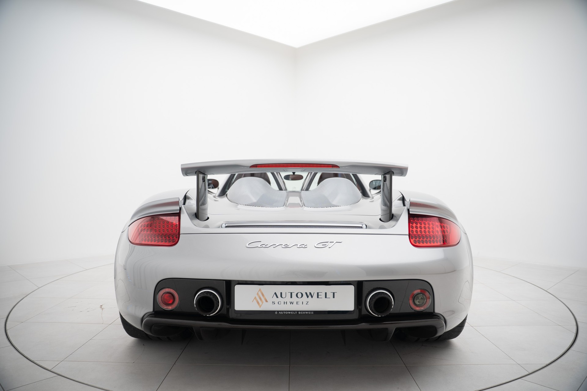 PORSCHE Carrera GT-image-4