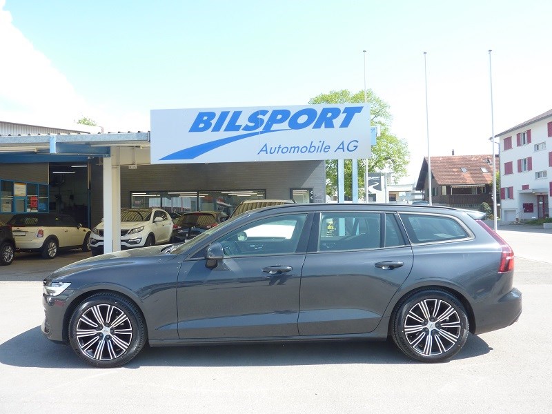 VOLVO V60 D4 Momentum Geartronic-image-0
