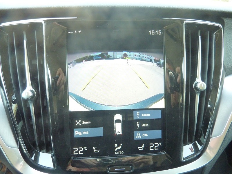 VOLVO V60 D4 Momentum Geartronic-image-15
