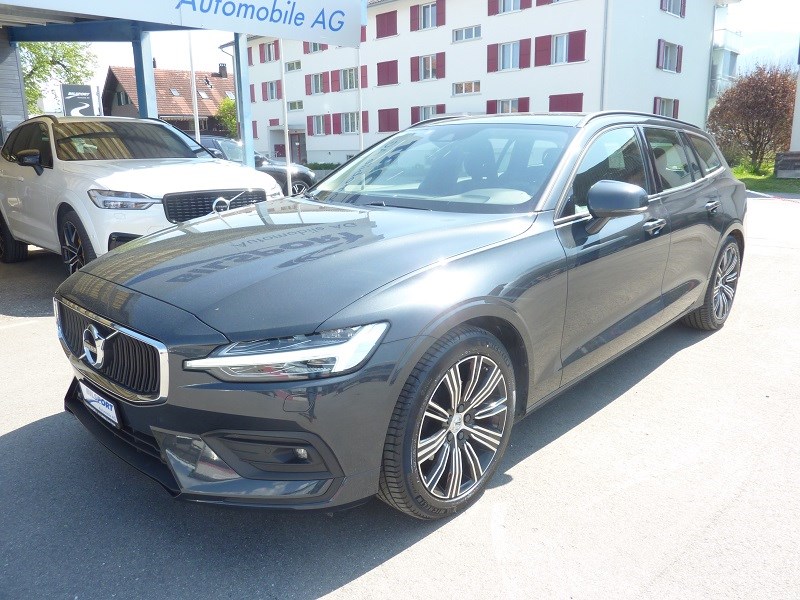 VOLVO V60 D4 Momentum Geartronic-image-3
