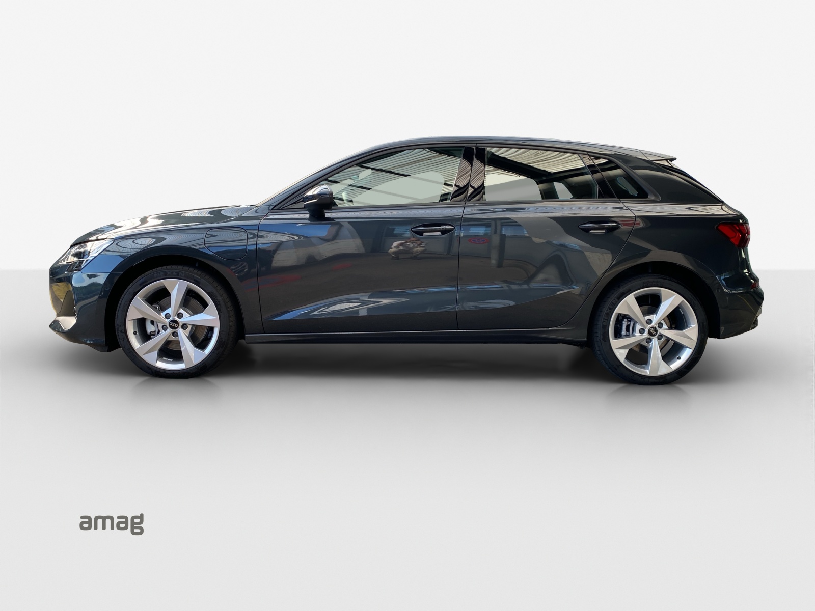 AUDI A3 Sportback 40 TFSI e Attraction-showroom-element-1