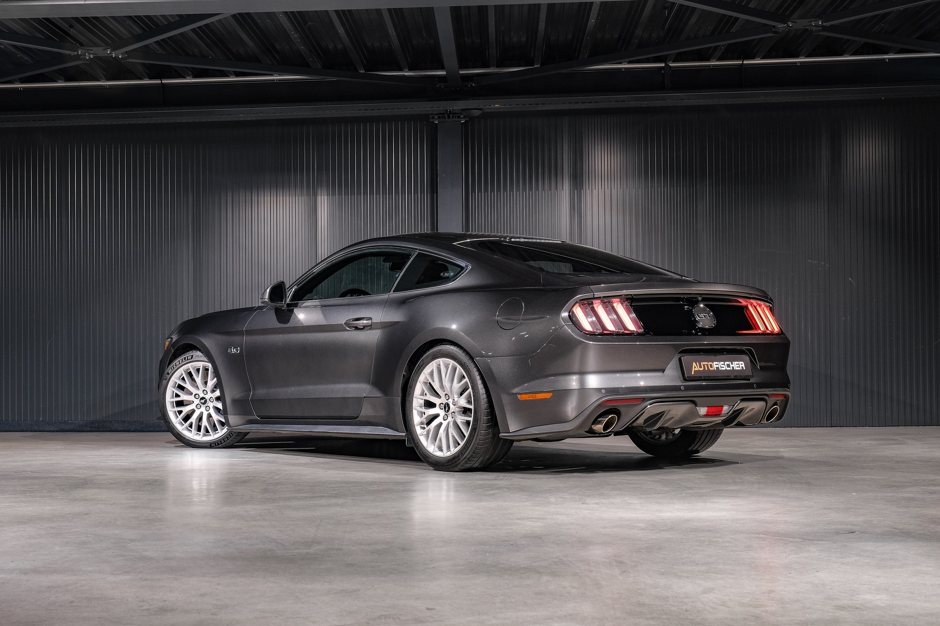 FORD Mustang Fastback 5.0 V8 GT-showroom-element-2