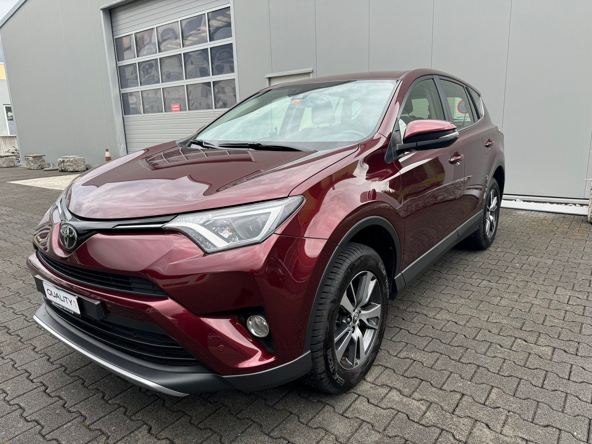 TOYOTA RAV-4 2.0 Sol*TOP ZUSTAND*TOP AUSSTATTUNG*NUR 53000 KM*NAVI*AHK*-showroom-element-1