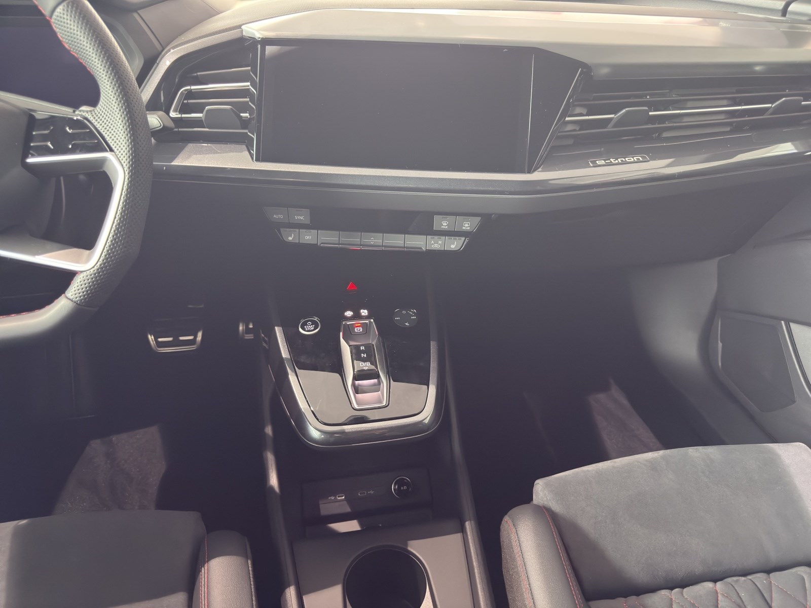 AUDI Q4 Sportback e-tron 45 quattro-image-10