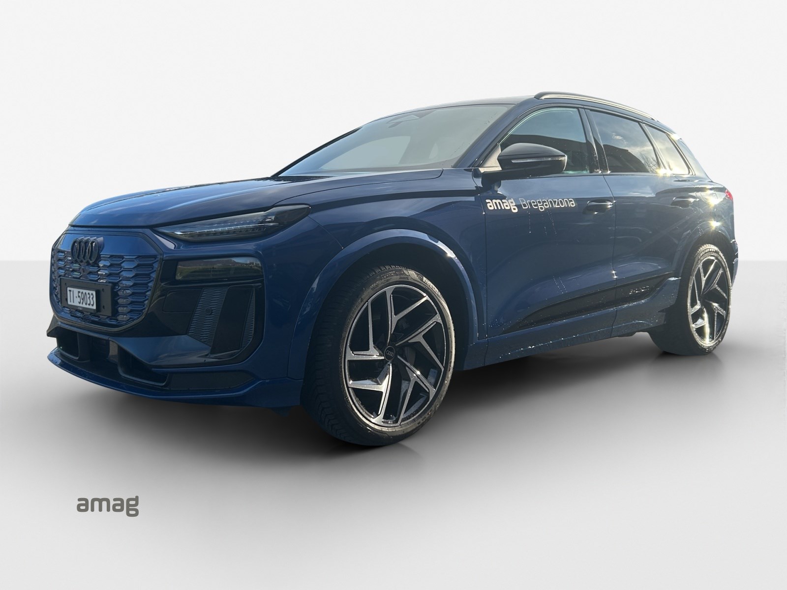 AUDI Q6 e-tron quattro