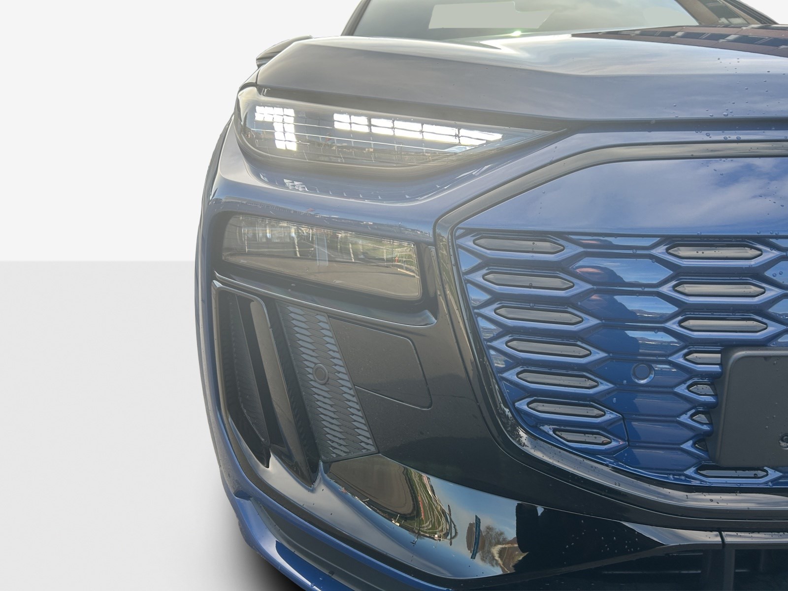 AUDI Q6 e-tron quattro-image-13