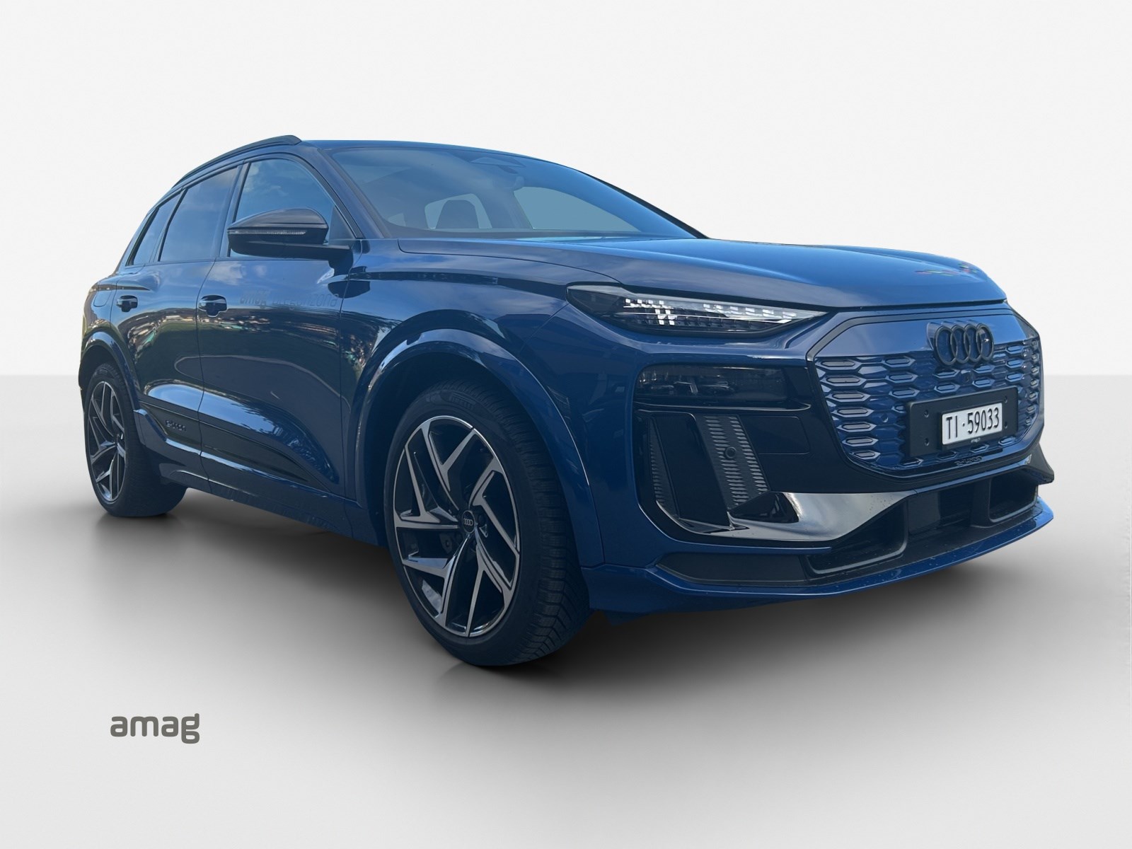 AUDI Q6 e-tron quattro-image-5