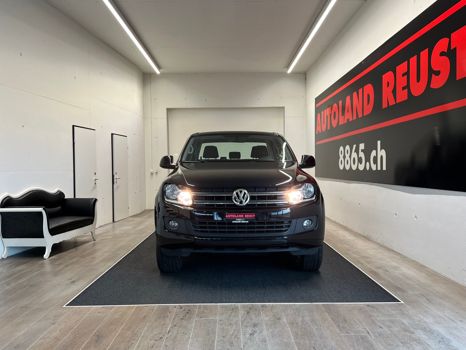 VW Amarok 2.0 TDI Trendline-showroom-element-1