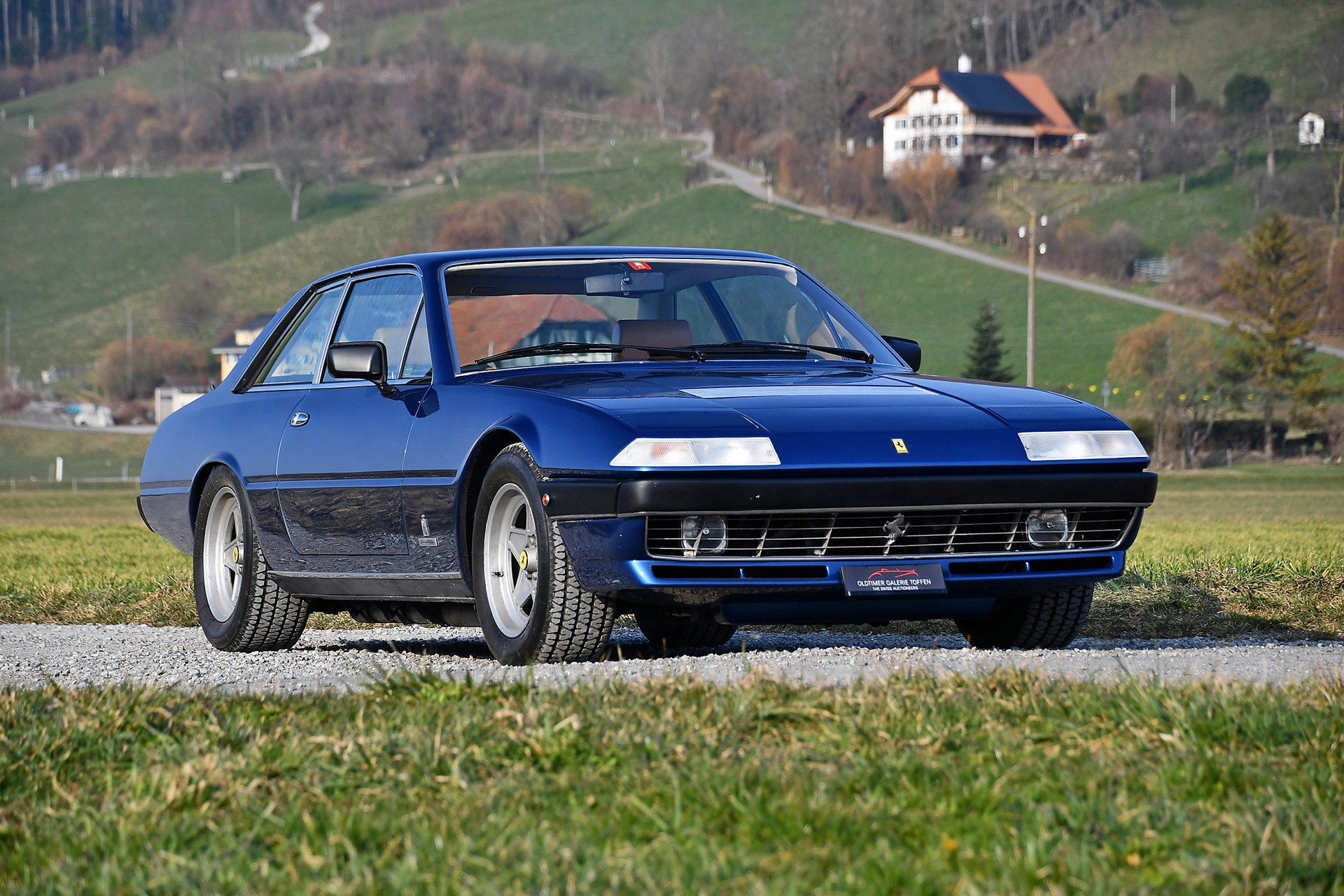 FERRARI 400 i-image-0