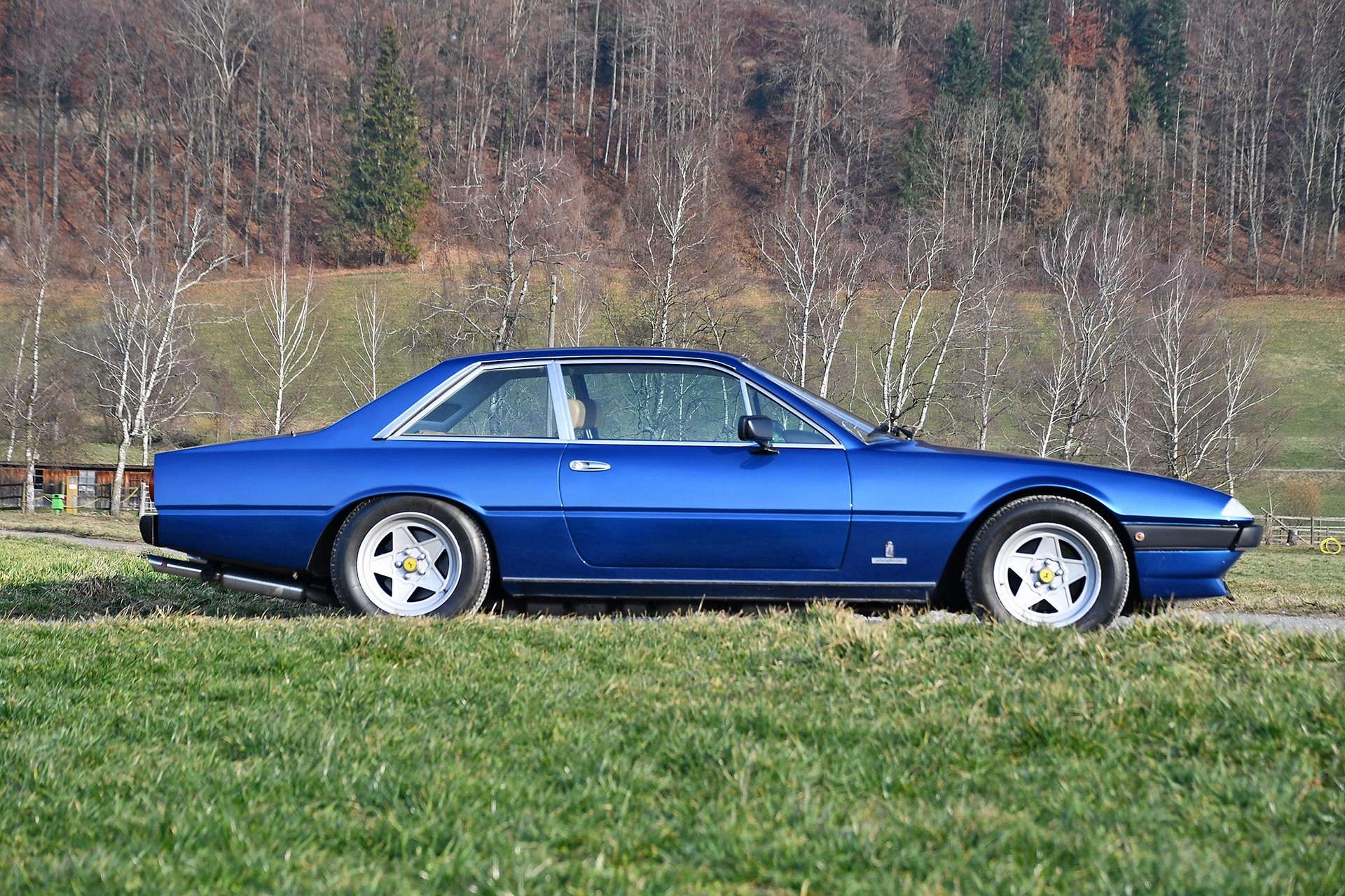 FERRARI 400 i-image-7