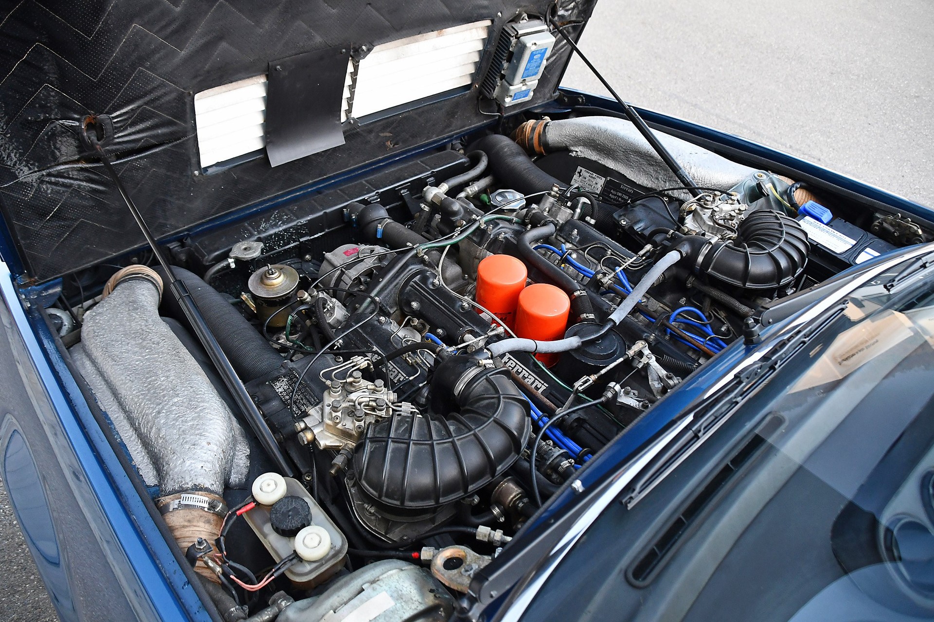 FERRARI 400 i-image-4