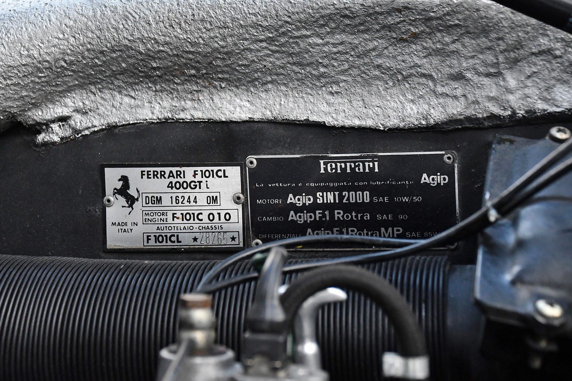 FERRARI 400 i-image-6
