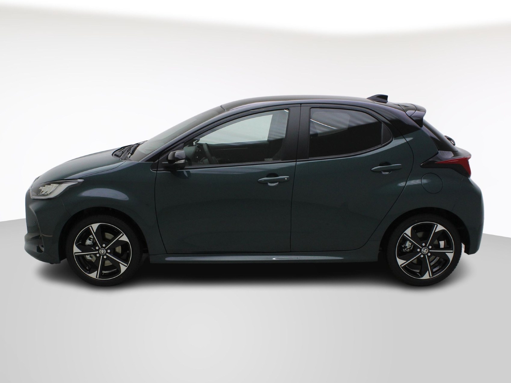 TOYOTA YARIS 1.5 VVT-i HSD Premium ** mit Glasdach **-showroom-element-1