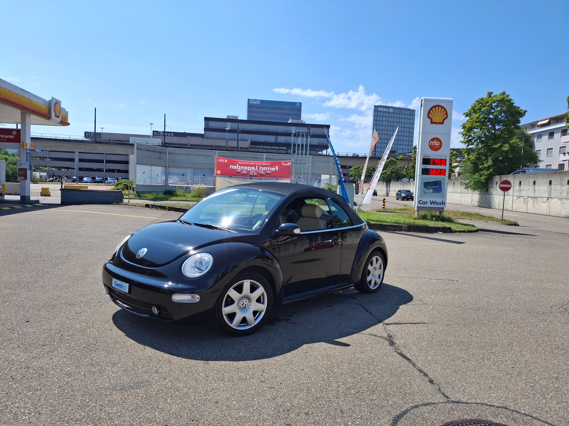 VW Beetle Cabrio 2.0-showroom-element-1