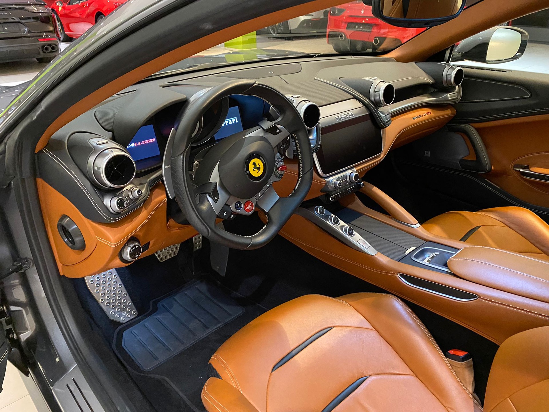 FERRARI GTC 4 Lusso-image-5