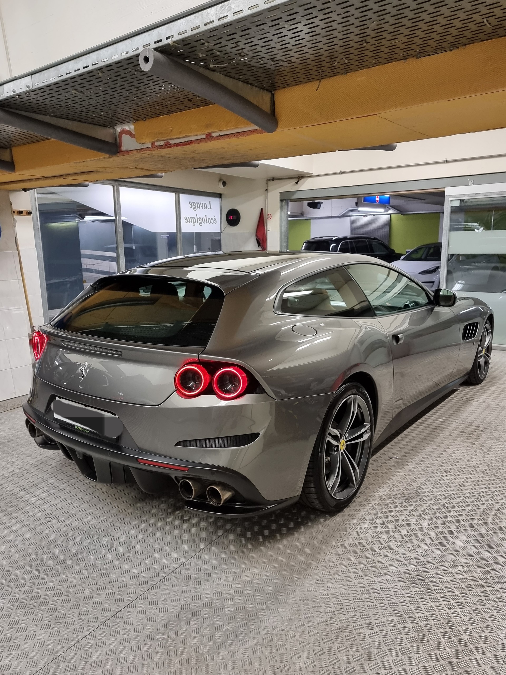 FERRARI GTC 4 Lusso-image-2