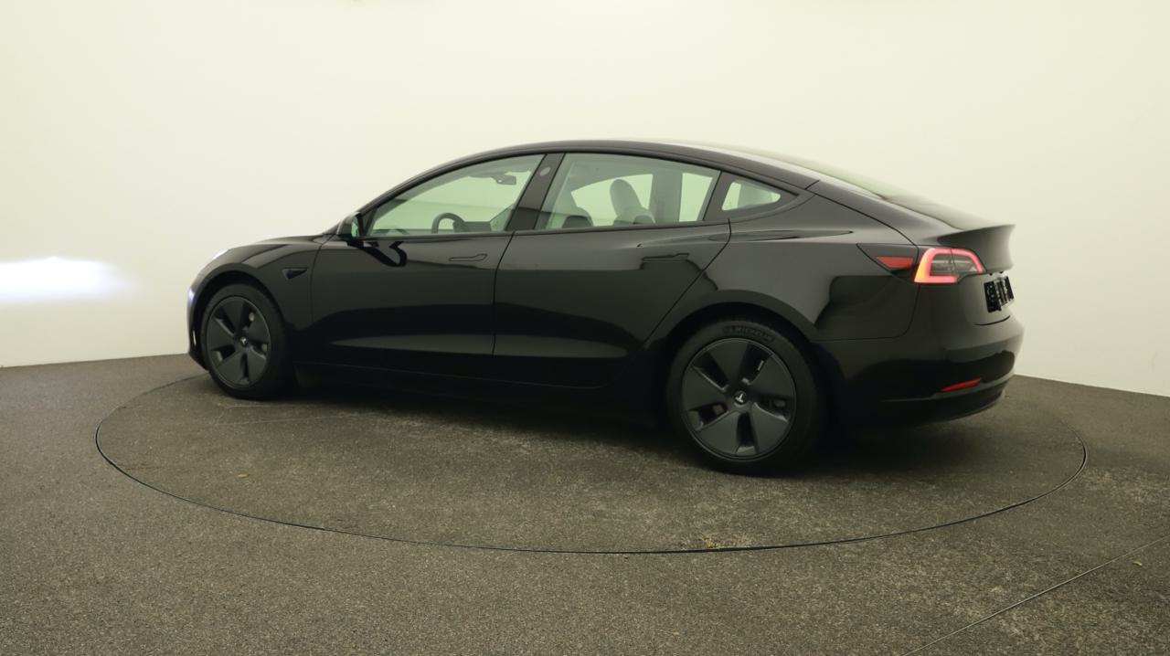 TESLA Model 3 Long Range Dual Motor AWD-showroom-element-2