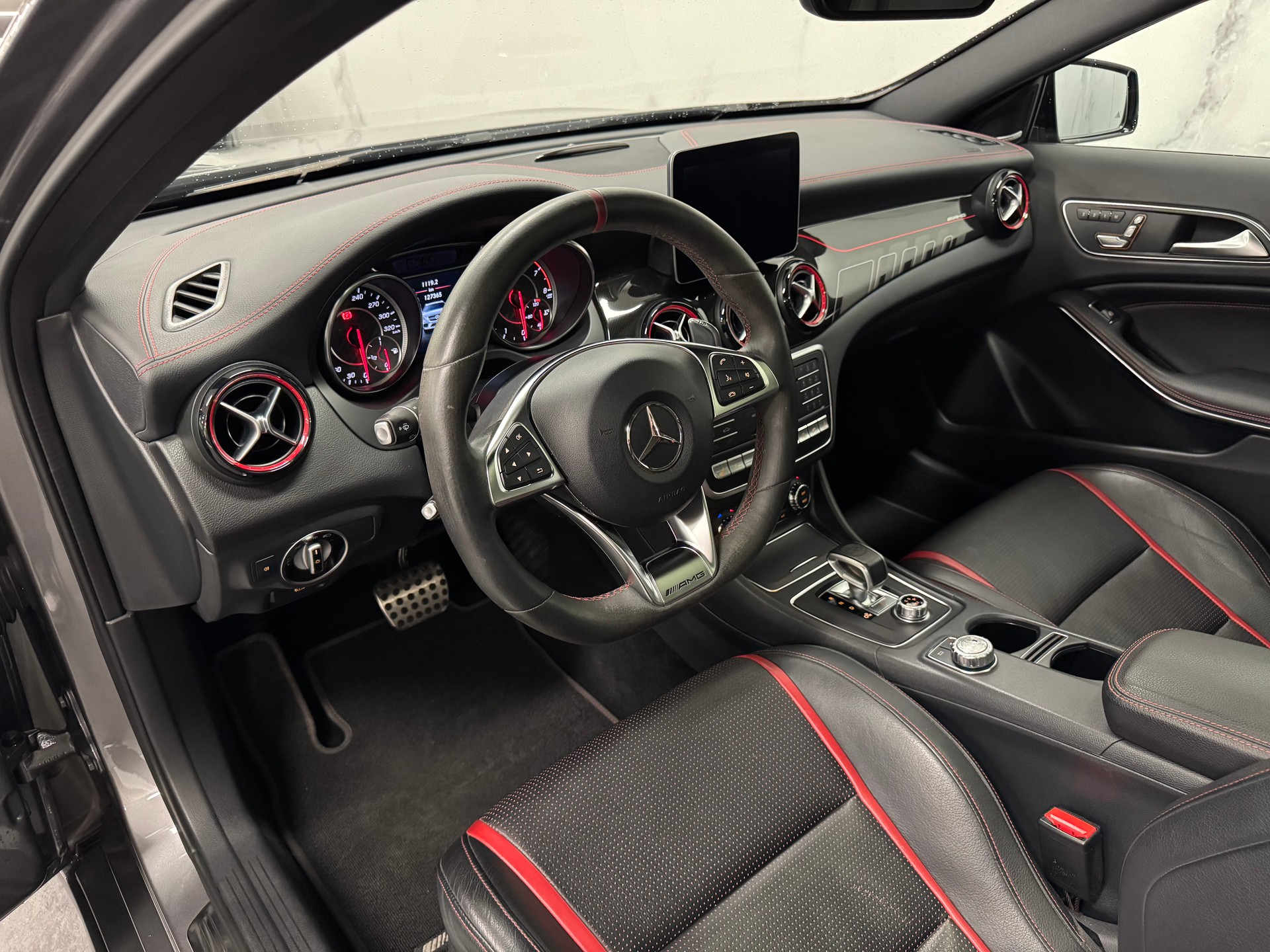 MERCEDES-BENZ GLA 45 AMG 4Matic 7G-DCT-image-4