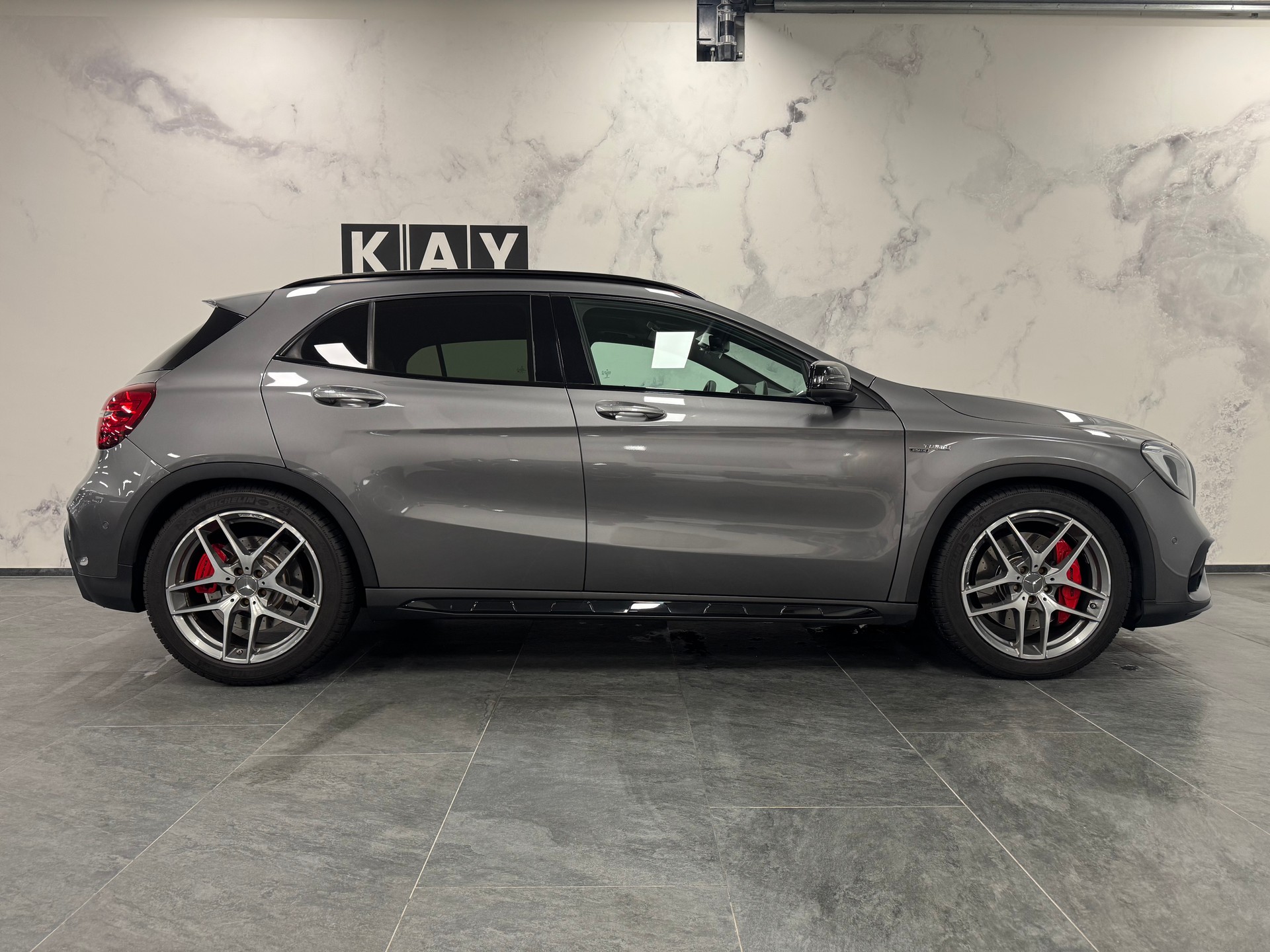 MERCEDES-BENZ GLA 45 AMG 4Matic 7G-DCT-image-3