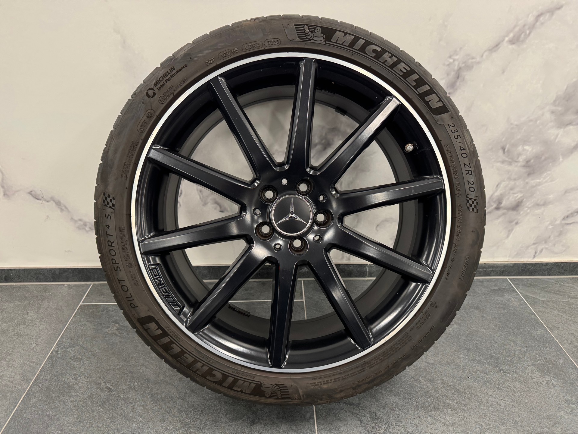MERCEDES-BENZ GLA 45 AMG 4Matic 7G-DCT-image-11