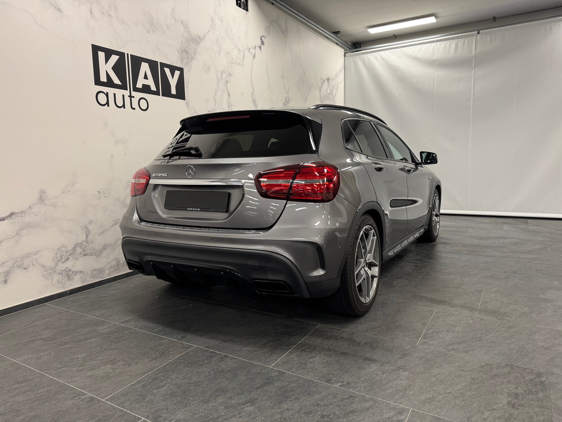 MERCEDES-BENZ GLA 45 AMG 4Matic 7G-DCT-image-2