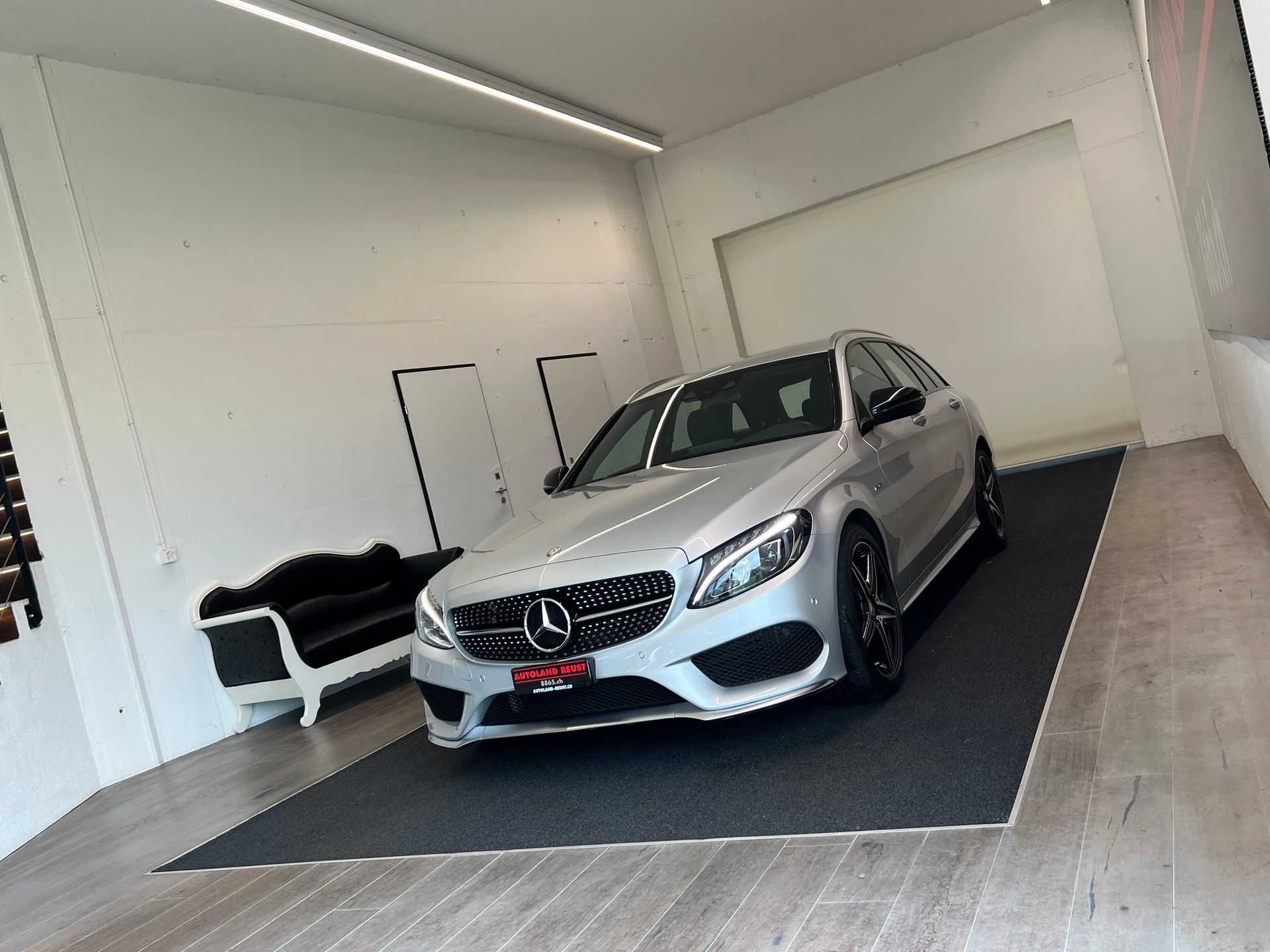 MERCEDES-BENZ C 450 AMG 4Matic 7G-Tronic-showroom-element-2