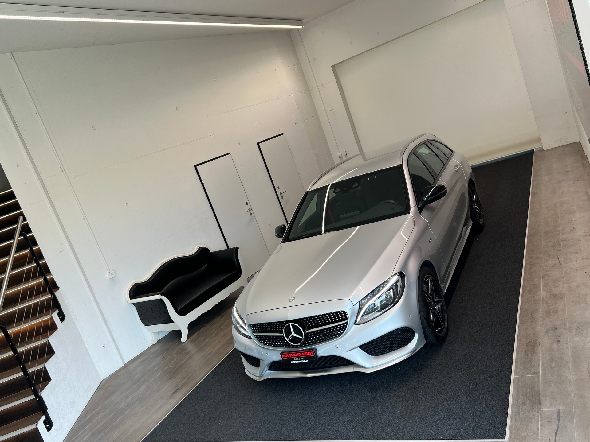 MERCEDES-BENZ C 450 AMG 4Matic 7G-Tronic-showroom-element-3