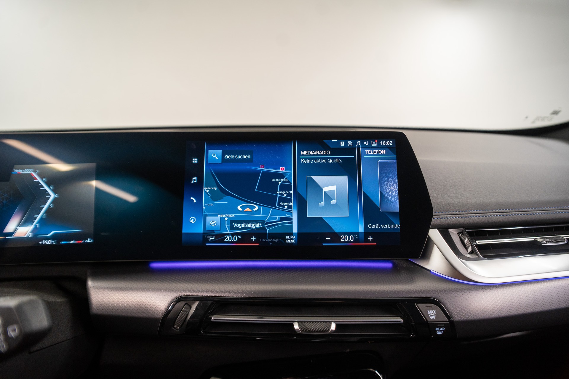 BMW X1 23i xDrive M Sport-image-18
