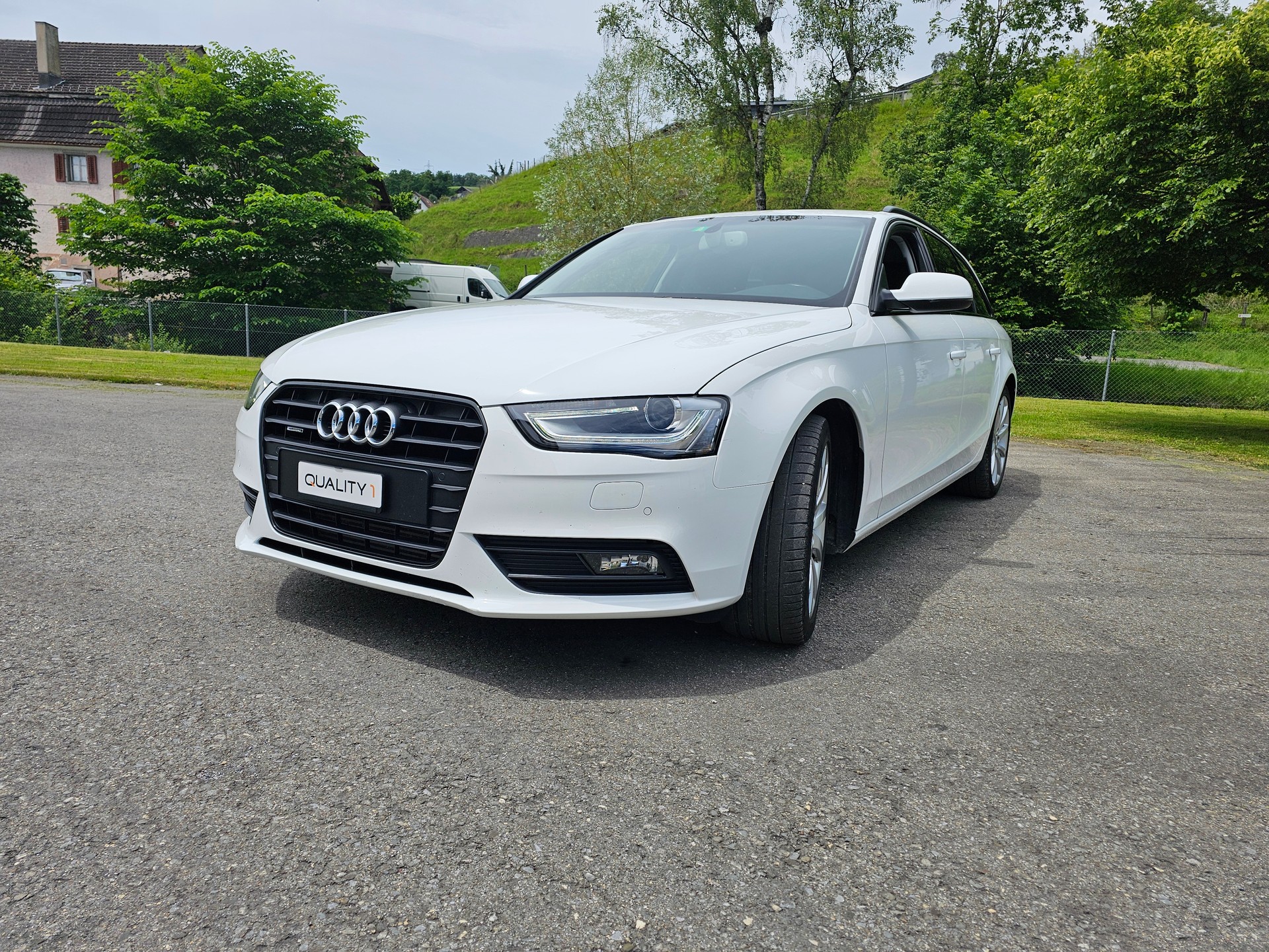 AUDI A4 Avant 3.0 TDI clean diesel quattro s-tronic-showroom-element-3
