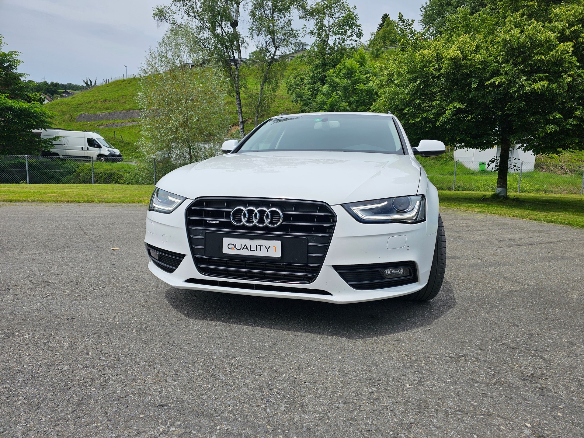 AUDI A4 Avant 3.0 TDI clean diesel quattro s-tronic-showroom-element-2