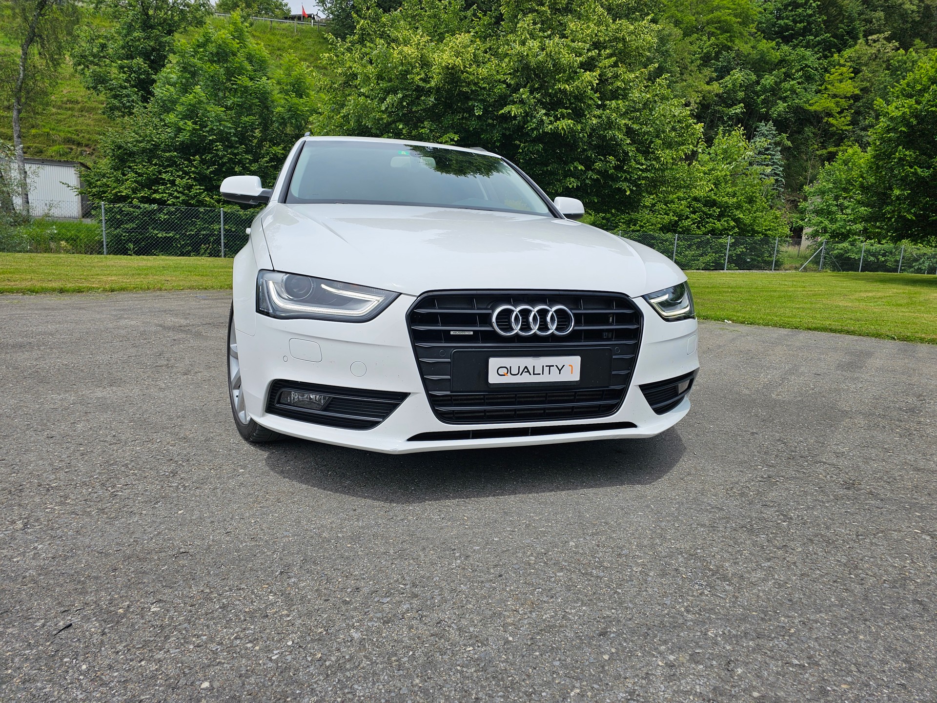 AUDI A4 Avant 3.0 TDI clean diesel quattro s-tronic-showroom-element-1