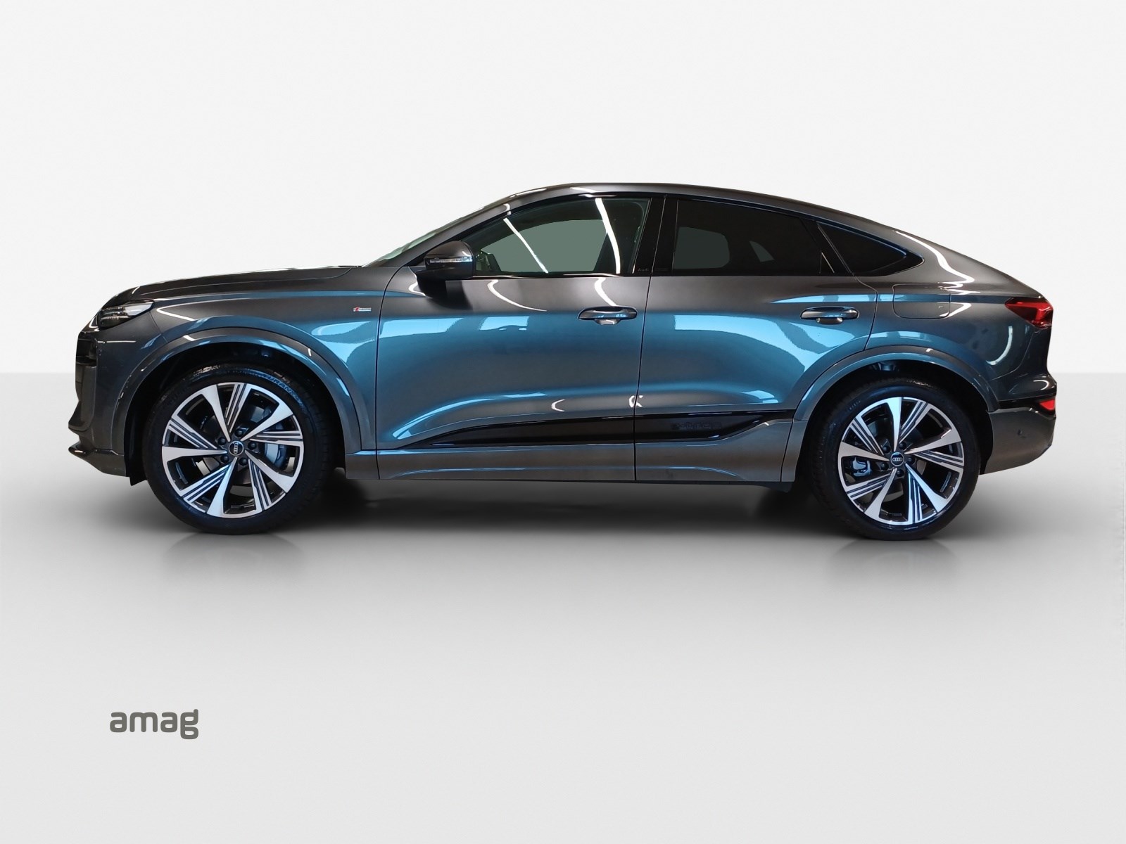 AUDI Q6 Sportback e-tron quattro-image-1