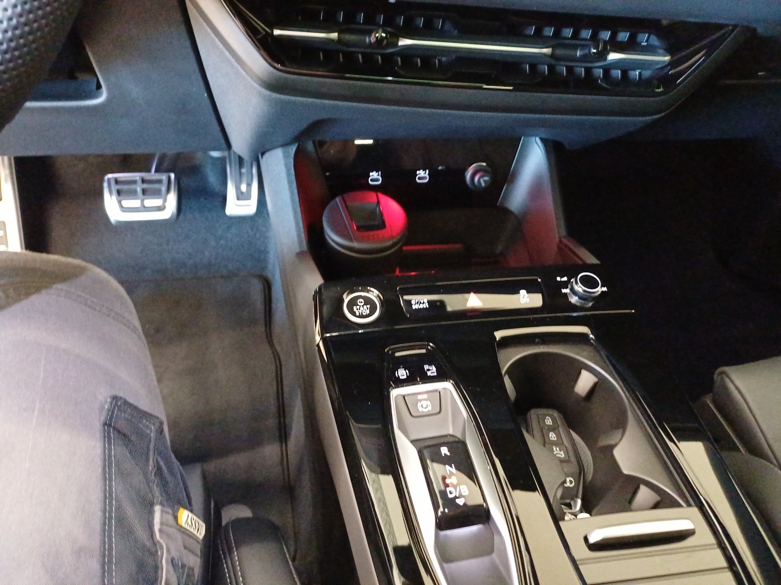 AUDI Q6 Sportback e-tron quattro-image-10