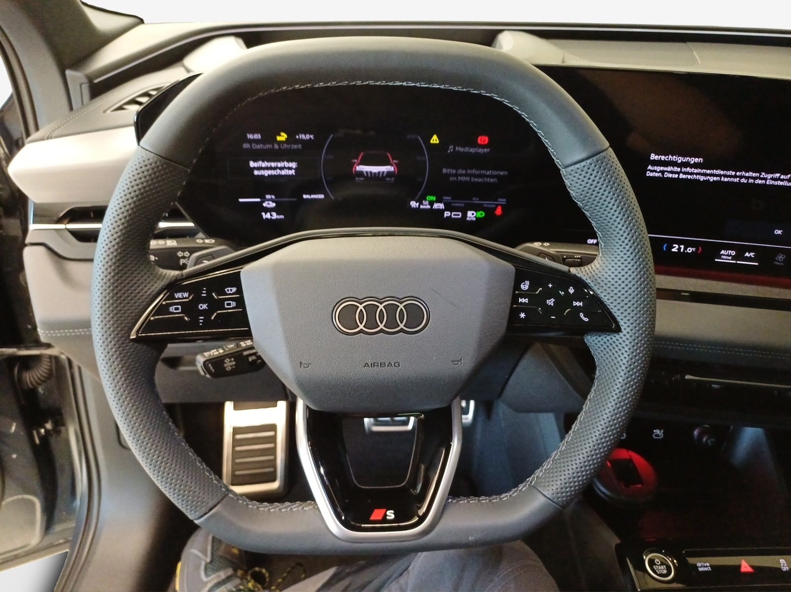 AUDI Q6 Sportback e-tron quattro-image-9